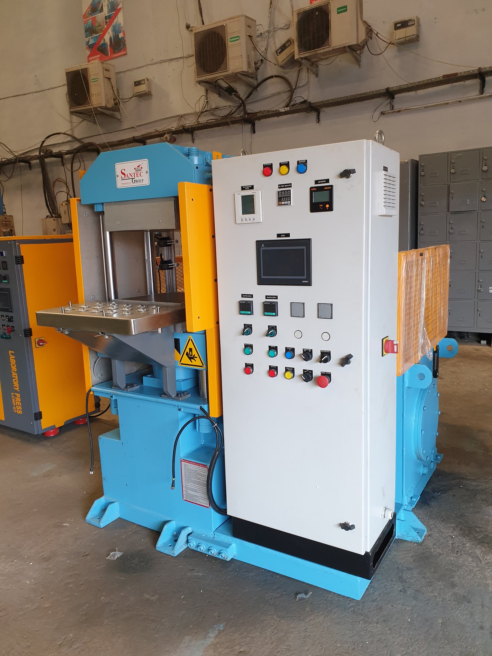 Laboratory Presses with Temperature Accuracy